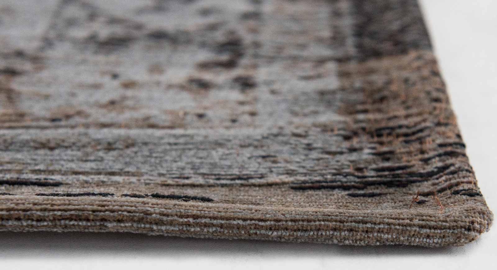 rugs Louis De Poortere CA 8257 Fading World Medaillon Grey Ebony side