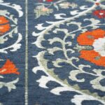 Louis De Poortere rug Antiquarian Suzani 9730 Nordic zoom 4