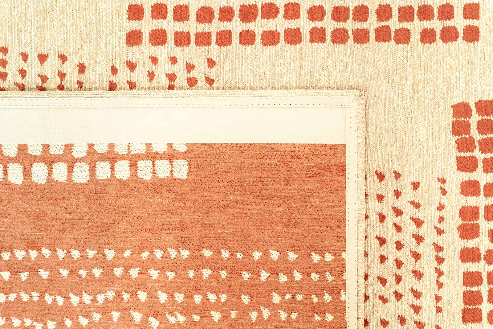 Louis De Poortere rug Craft 2078 Zen Garden Grenadine back